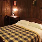 D'hotes Les Fleurs B&B 필라