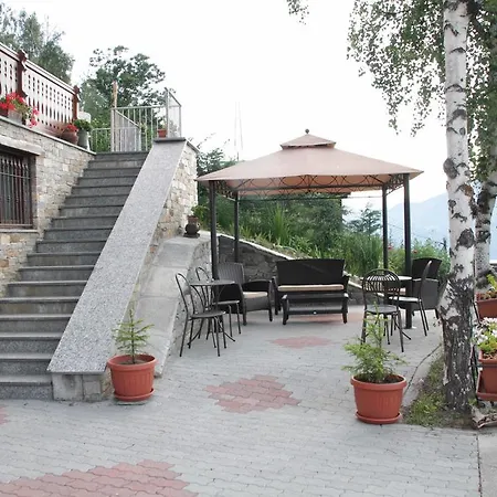 D'hotes Les Fleurs Bed & Breakfast Pila (Valle d'Aosta)