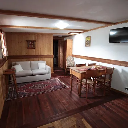 D'hotes Les Fleurs Bed & Breakfast