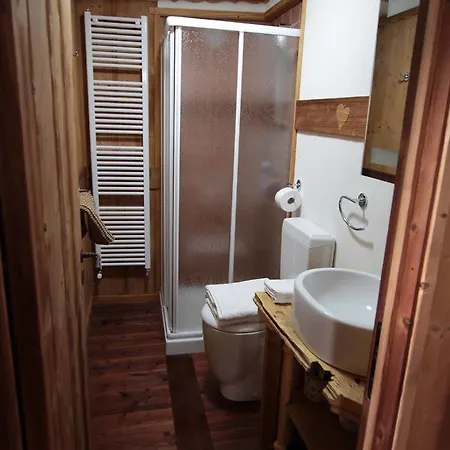 Bed & Breakfast D'hotes Les Fleurs Pila (Valle d'Aosta)