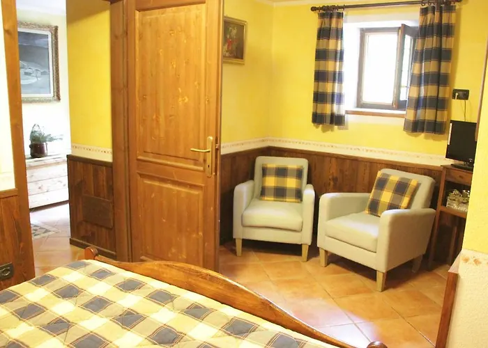 D'hotes Les Fleurs Bed & Breakfast 3*