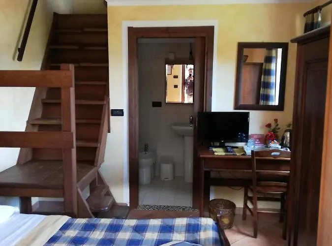 D'hotes Les Fleurs Bed & Breakfast